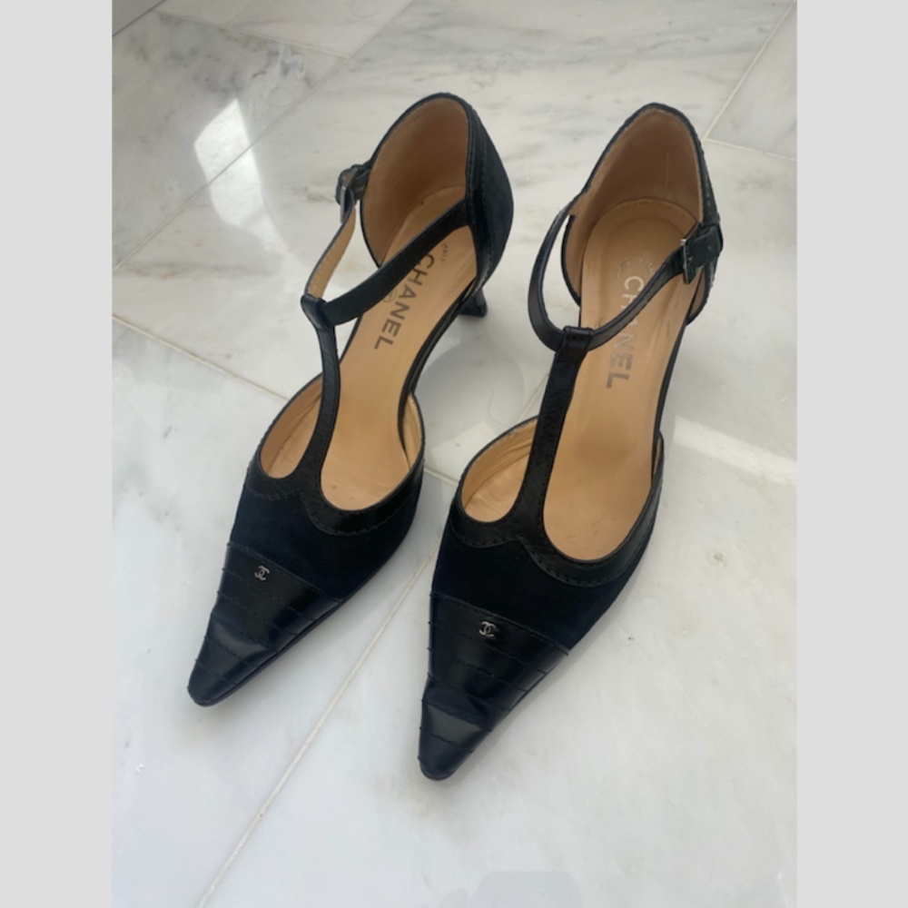 Chanel Black Suede & Polished Leather Point Toe Kitten Heel with Strap W 39 1/2
